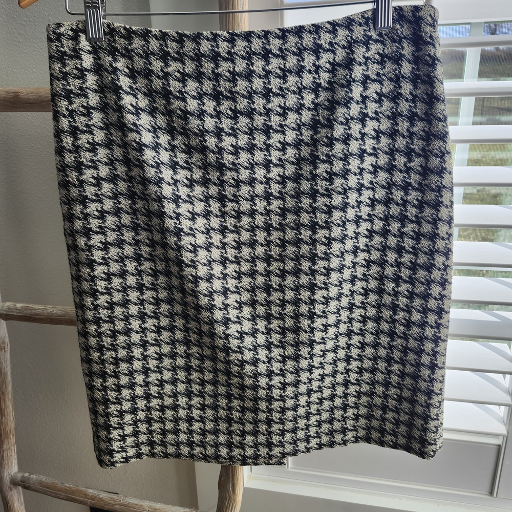 MM Lafleur Classic Houndstooth Pencil Skirt